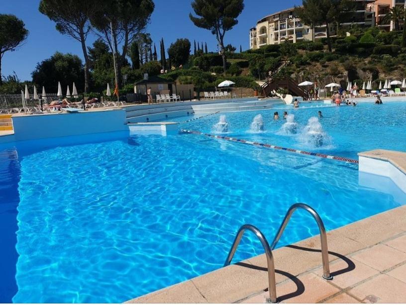 Village Cap Esterel, Piscine, Plage Saint-Raphaël Eksteriør billede