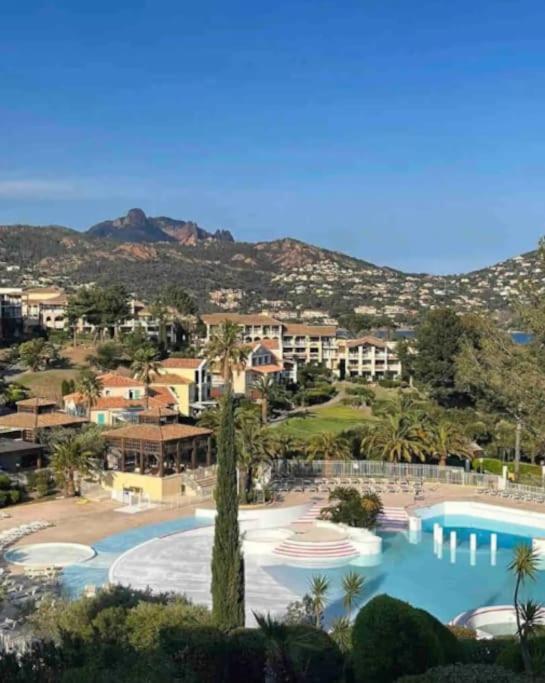 Village Cap Esterel, Piscine, Plage Saint-Raphaël Eksteriør billede