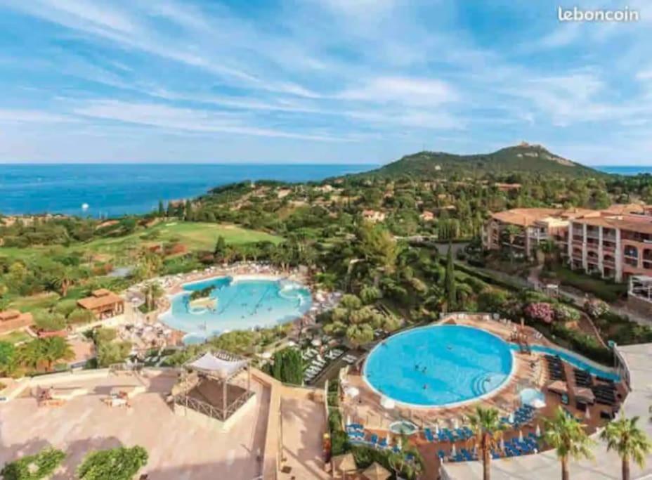 Village Cap Esterel, Piscine, Plage Saint-Raphaël Eksteriør billede