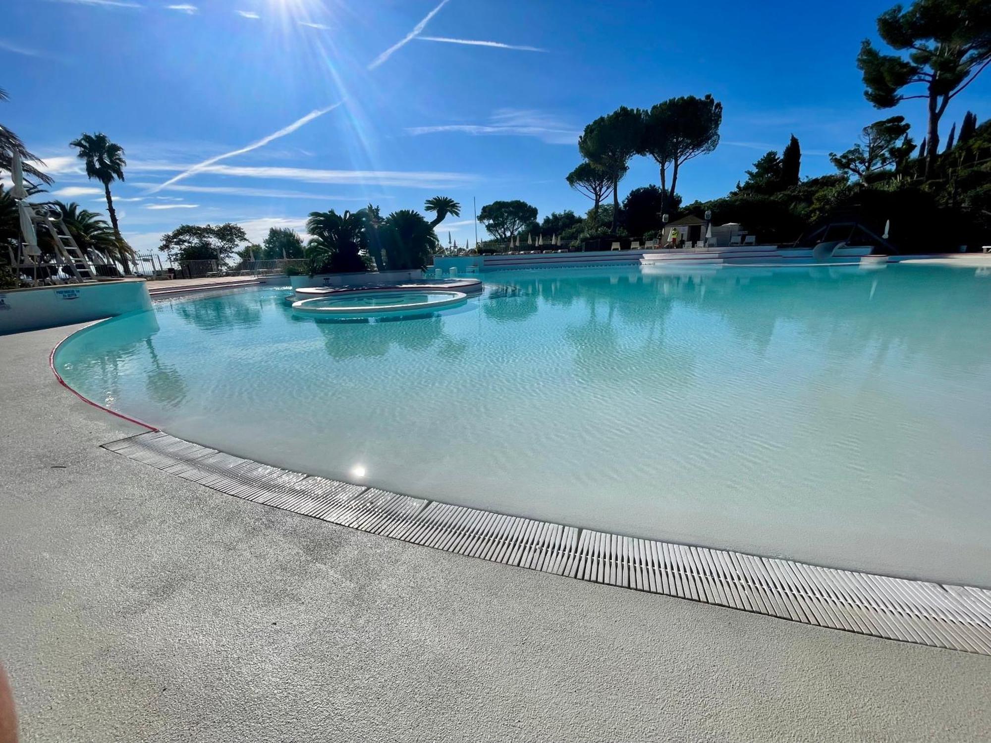 Village Cap Esterel, Piscine, Plage Saint-Raphaël Eksteriør billede